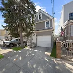 Newly Renovated One Bedroom Apartment !